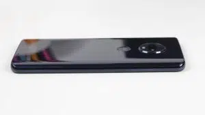 Moto G7 Plus lateral